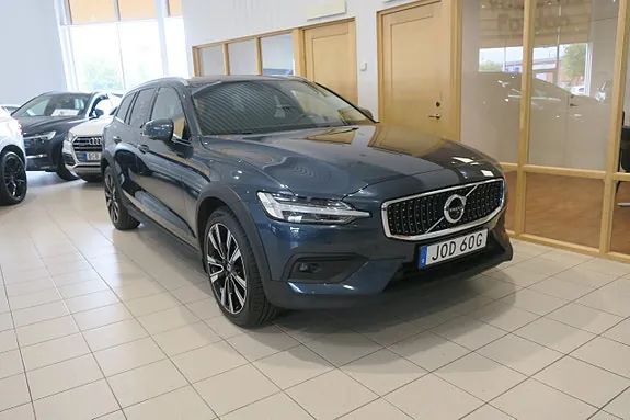 Volvo V60 Cross Country 2020 photo 2