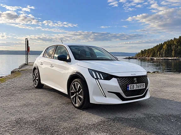 Peugeot 208 2021 photo 4