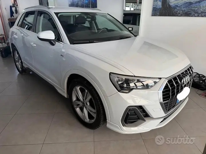 Audi Q3 2022 photo 2