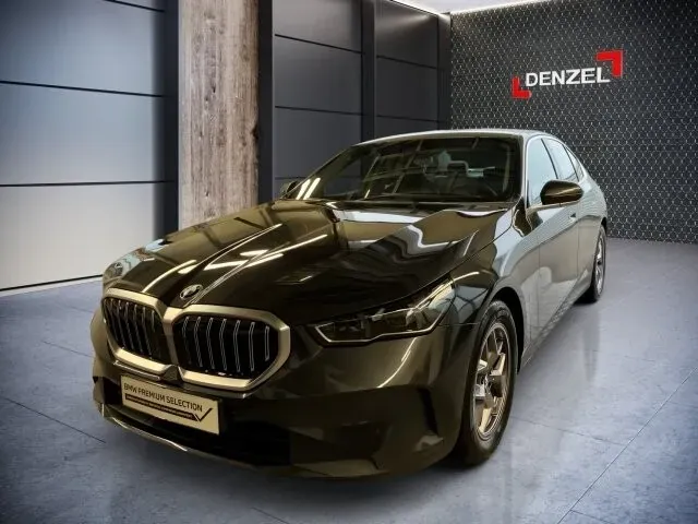 BMW 5 Series 2025 photo 2