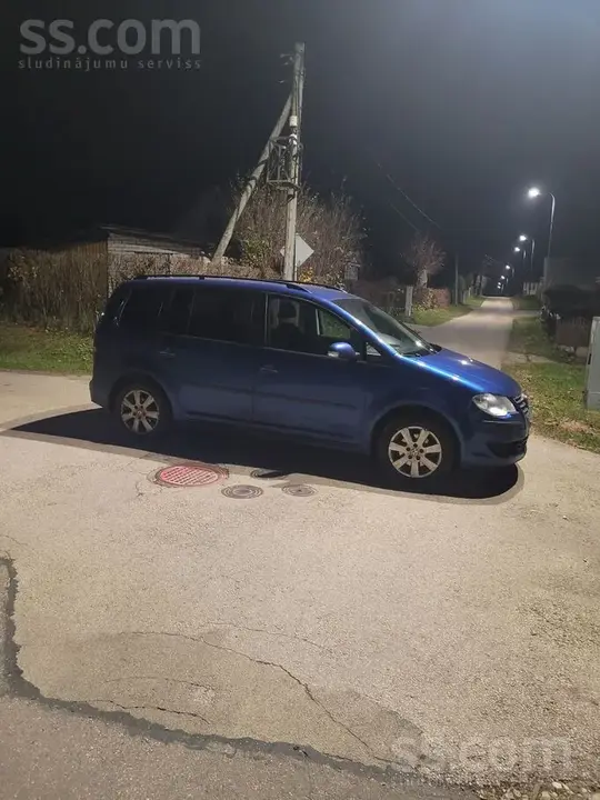Volkswagen Touran 2008 photo 3