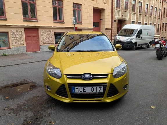 Ford Focus 2012 photo 2