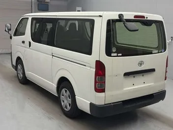 Toyota Hiace 2019 photo 3