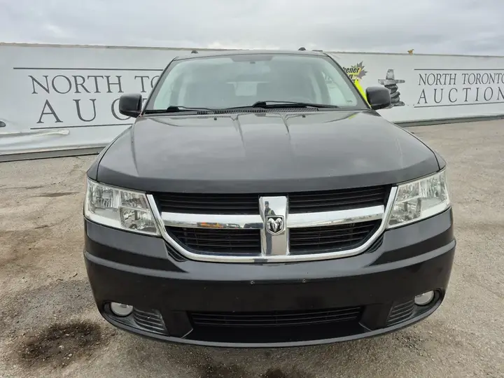 Dodge Journey 2010 photo 2