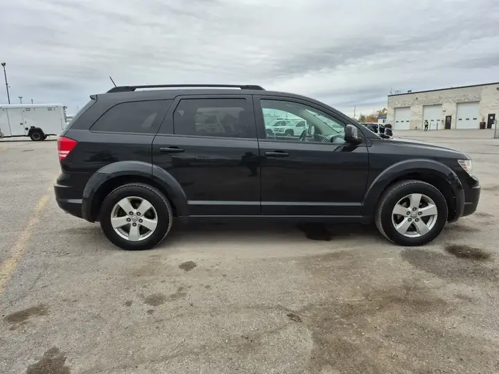 Dodge Journey 2010 photo 4