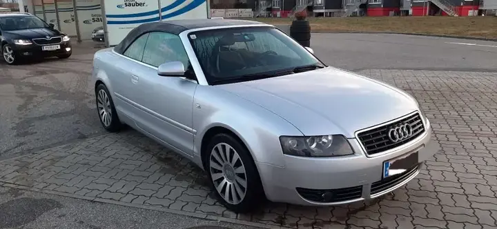 Audi A4 2004 photo 2