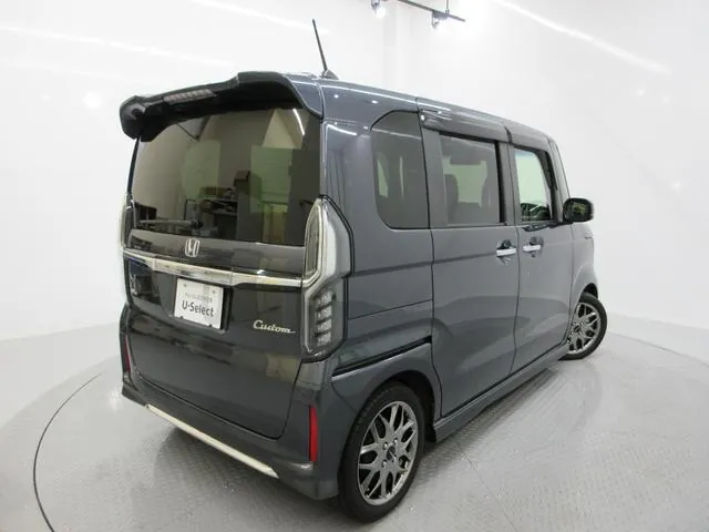 Honda N-Box 2022 photo 2