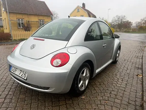 Volkswagen New Beetle 2006 photo 4