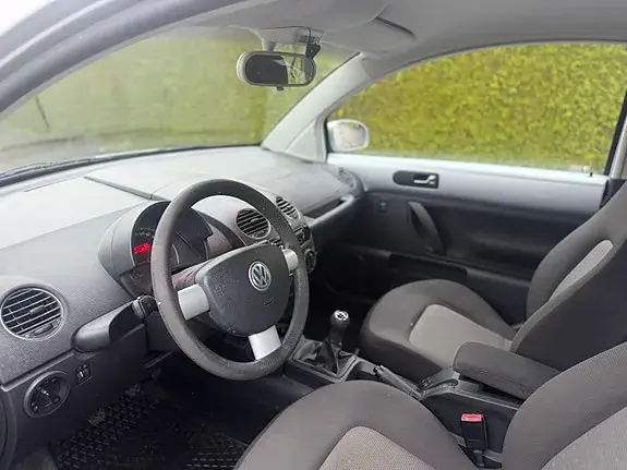 Volkswagen New Beetle 2006 photo 5
