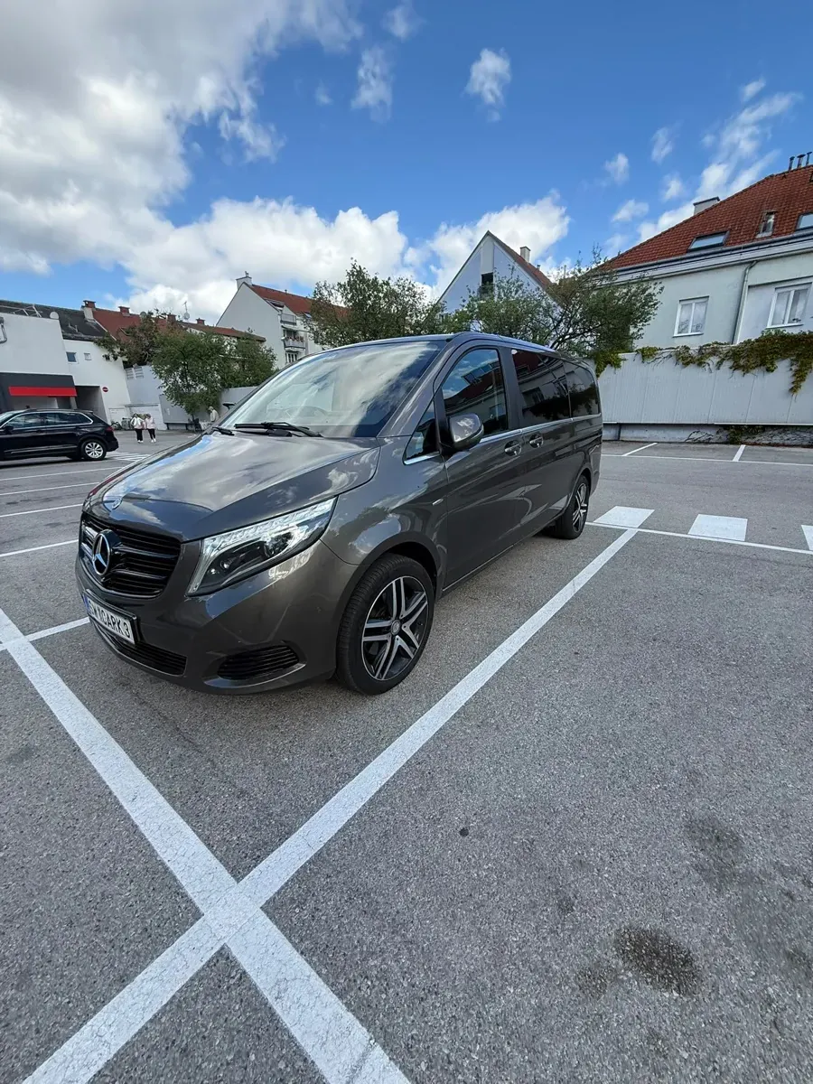 Mercedes-Benz V-Class 2017 photo 2
