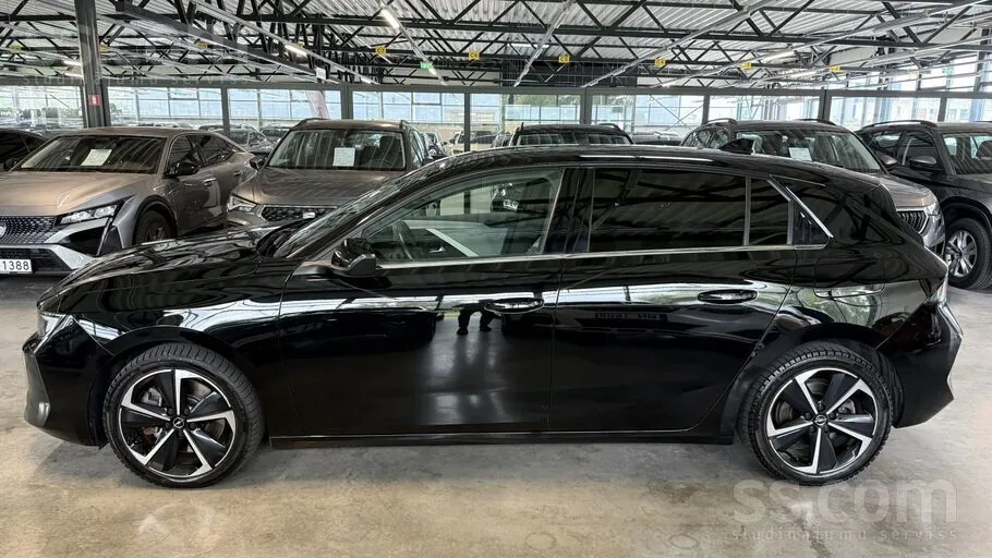 Opel Astra 2022 photo 2