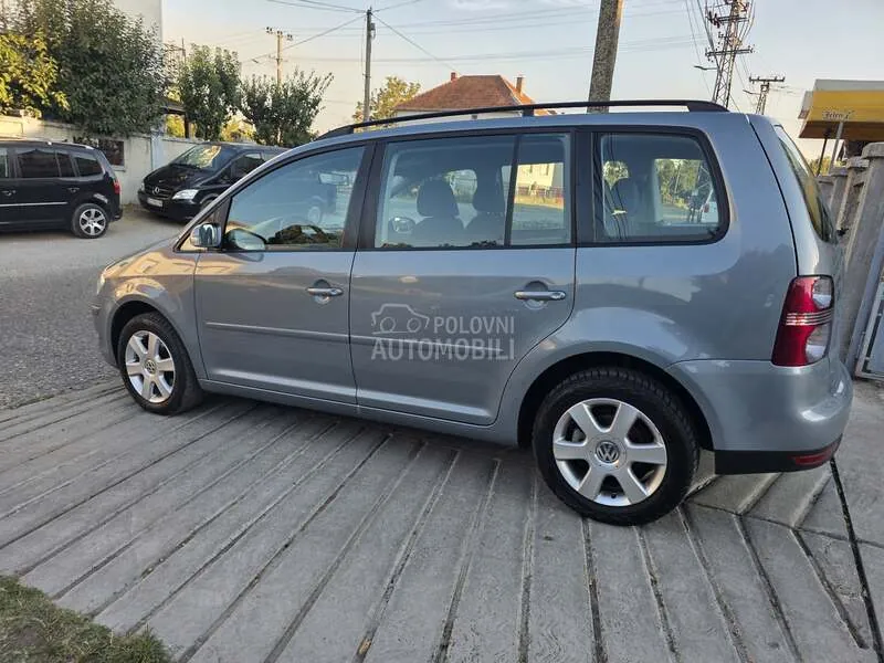 Volkswagen Touran 2007 photo 4