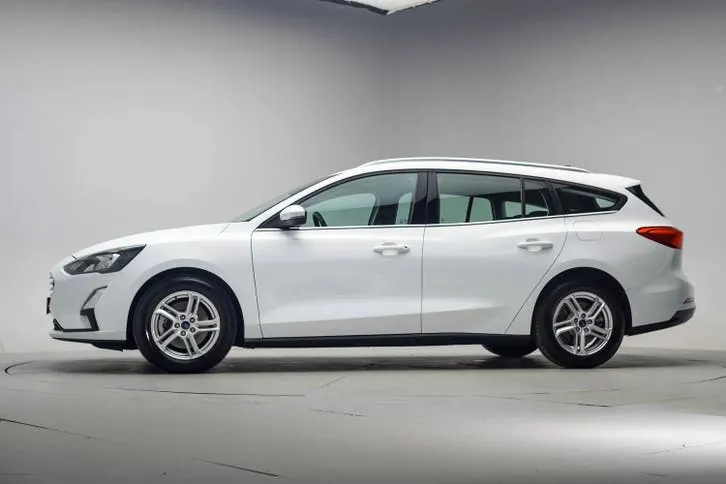 Ford Focus 2021 photo 2