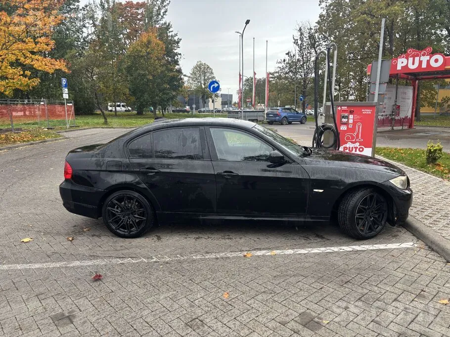 BMW 328I 2009 photo 2