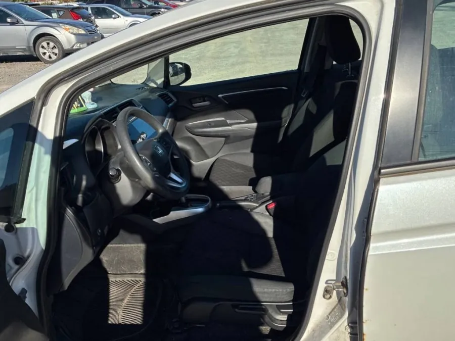 Honda Fit 2016 photo 2