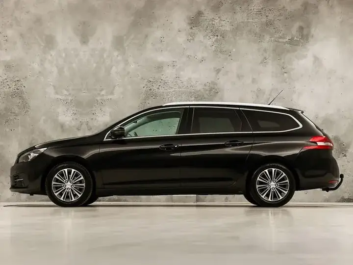 Peugeot 308 2021 photo 2