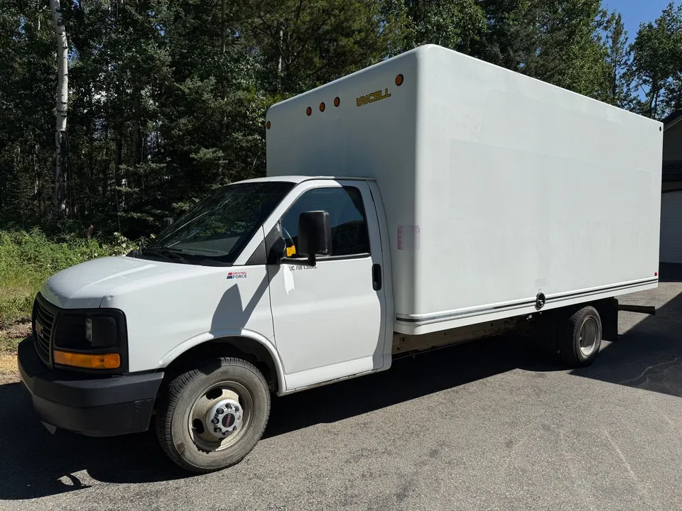 GMC Savana 2014 photo 2
