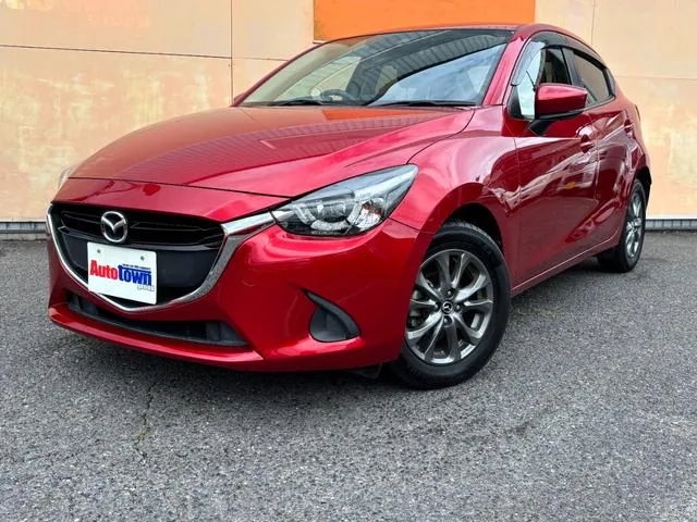Mazda Demio 2017 photo 2
