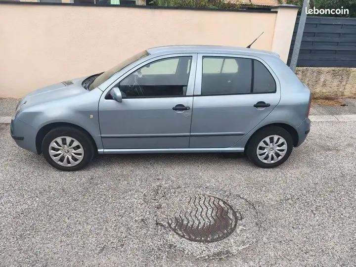 Skoda Fabia 2003 photo 2