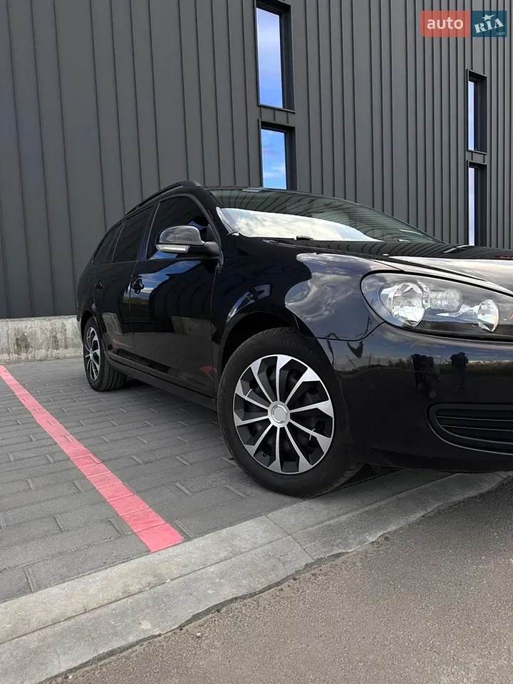Volkswagen Golf 2010 photo 2