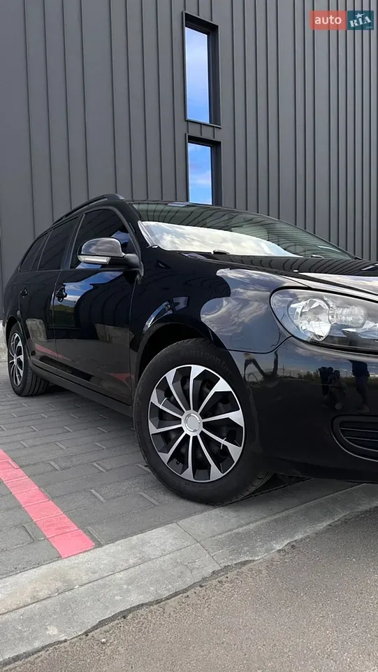 Volkswagen Golf 2010 photo 3