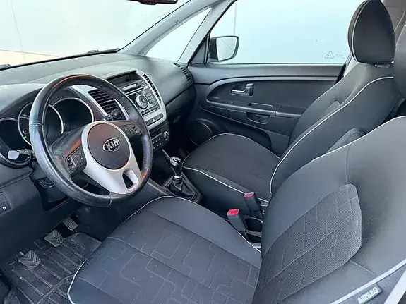Kia Venga 2016 photo 4