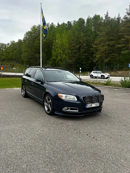 Volvo V70 2010 photo 3