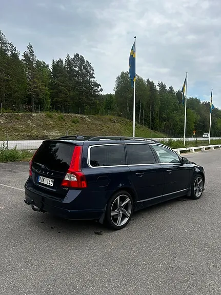 Volvo V70 2010 photo 4