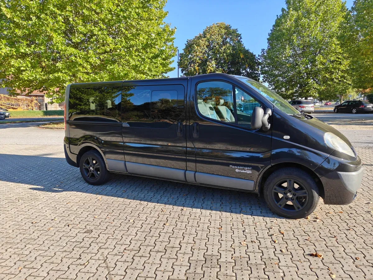 Renault Trafic 2012 photo 3