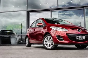 Mazda 2 2014 photo 5