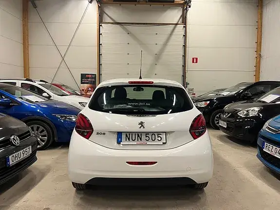 Peugeot 208 2015 photo 4