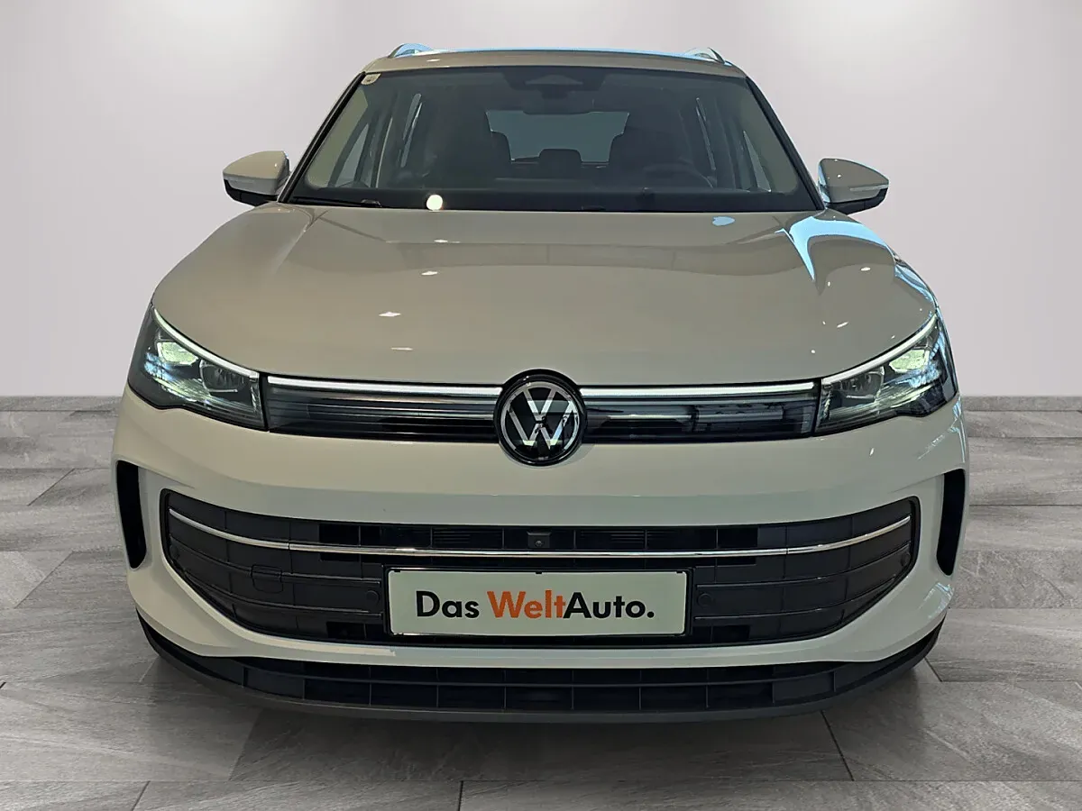 Volkswagen Tiguan 2024 photo 2