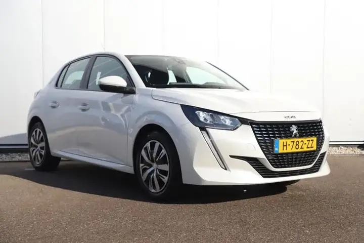 Peugeot 208 2020 photo 3