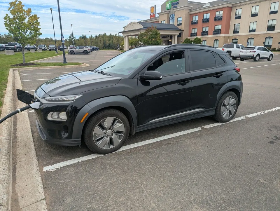 Hyundai Kona 2021 photo 2