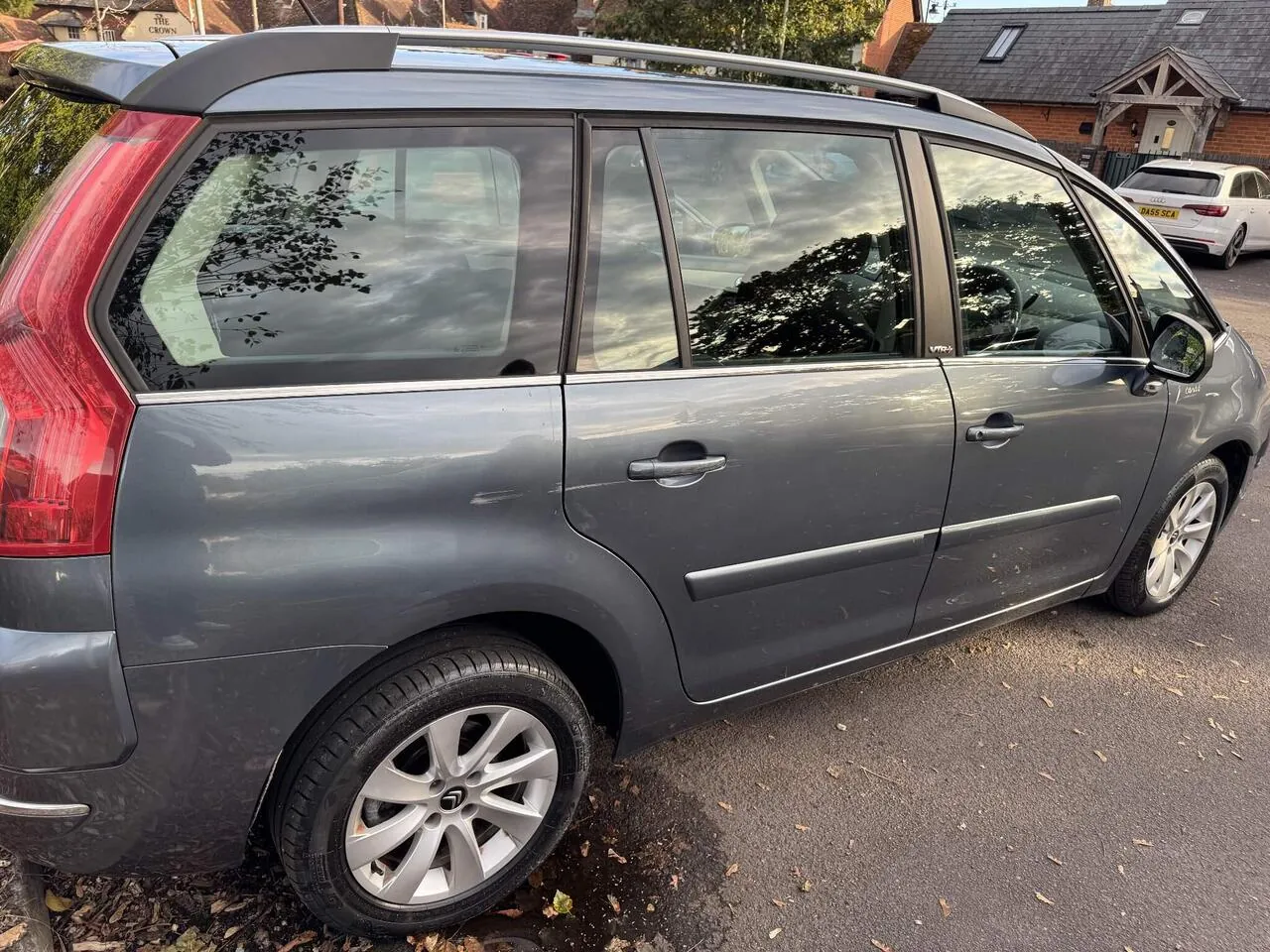 Citroen Grand C4 Picasso 2011 photo 5