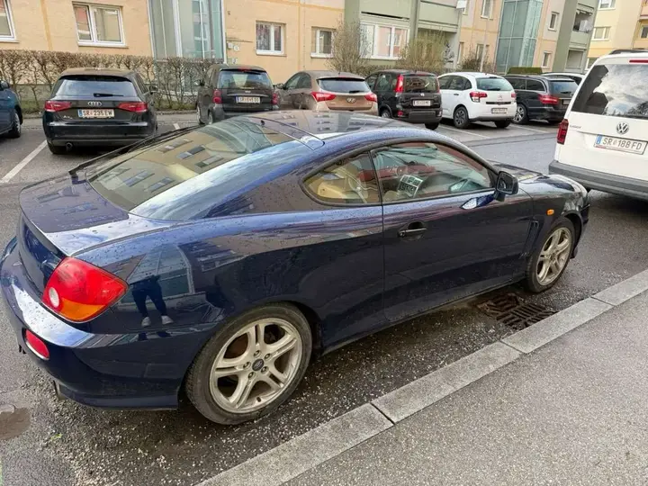 Hyundai Tiburon 2003 photo 2
