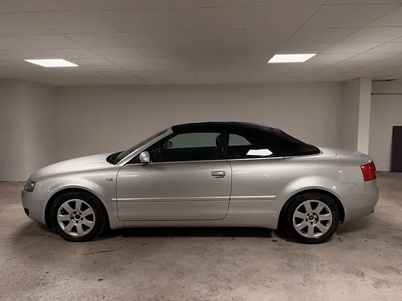 Audi A4 2003 photo 2