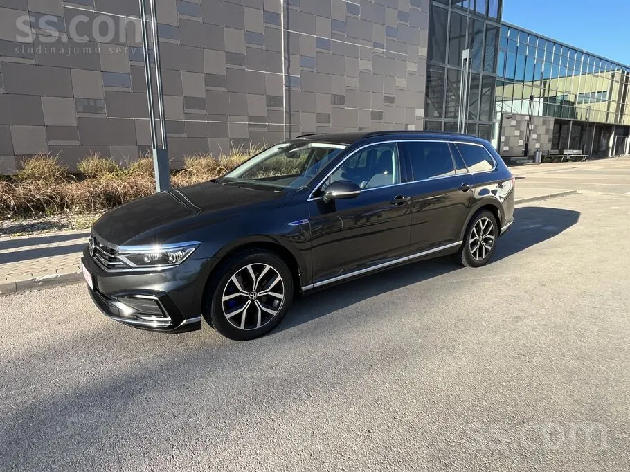 Volkswagen Passat 2021 photo 2
