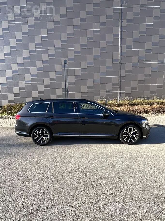 Volkswagen Passat 2021 photo 3