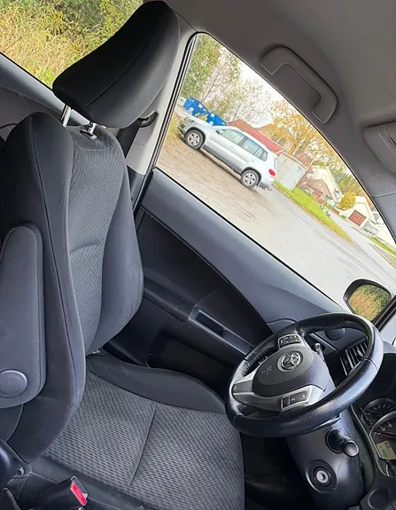 Toyota Verso-S 2012 photo 5