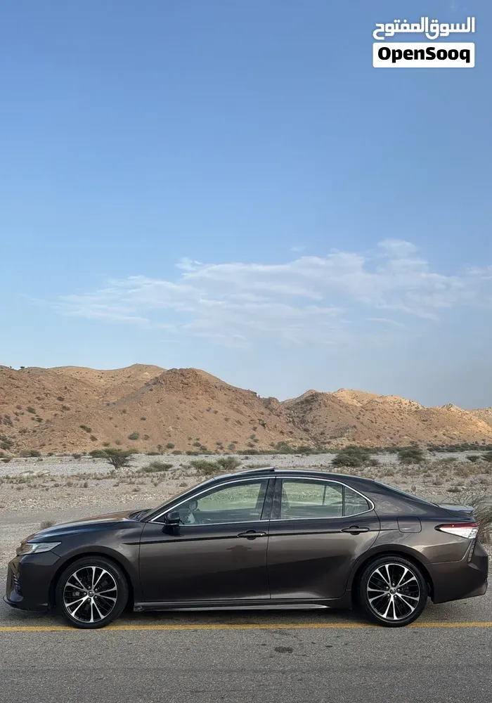 Toyota Camry 2018 photo 3