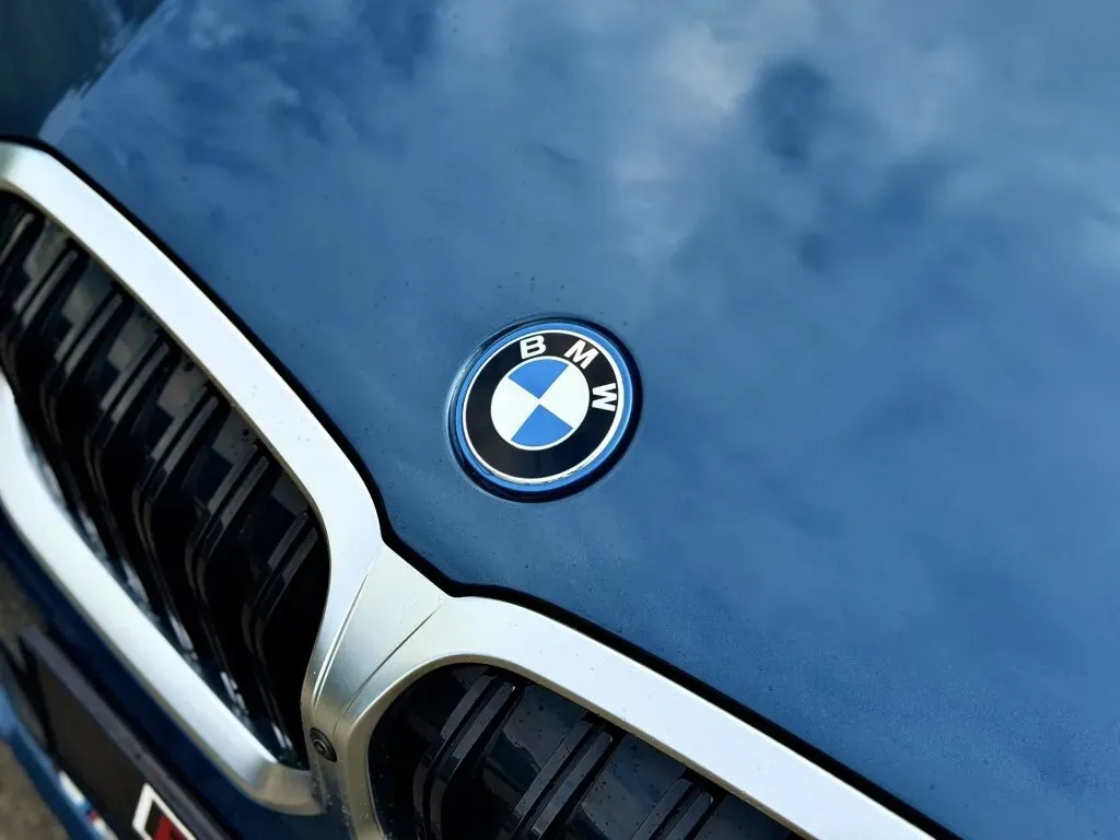 BMW 3 Series 2025 photo 3