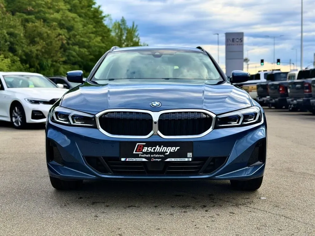 BMW 3 Series 2025 photo 2