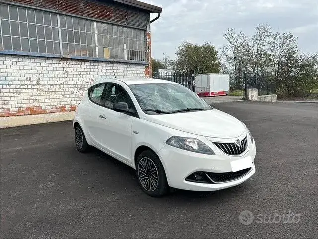 Lancia Ypsilon 2022 photo 2