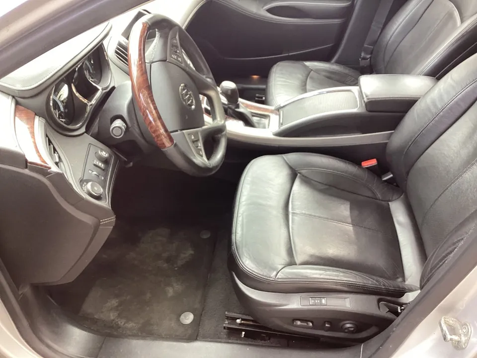 Buick Lacrosse 2011 photo 4