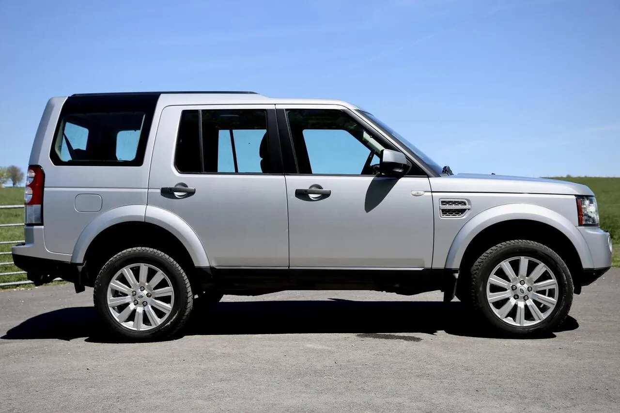 Land Rover Discovery 4 2012 photo 2