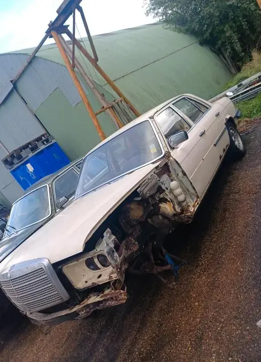 Mercedes-Benz W116