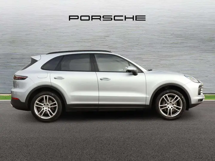 Porsche Cayenne 2024 photo 2