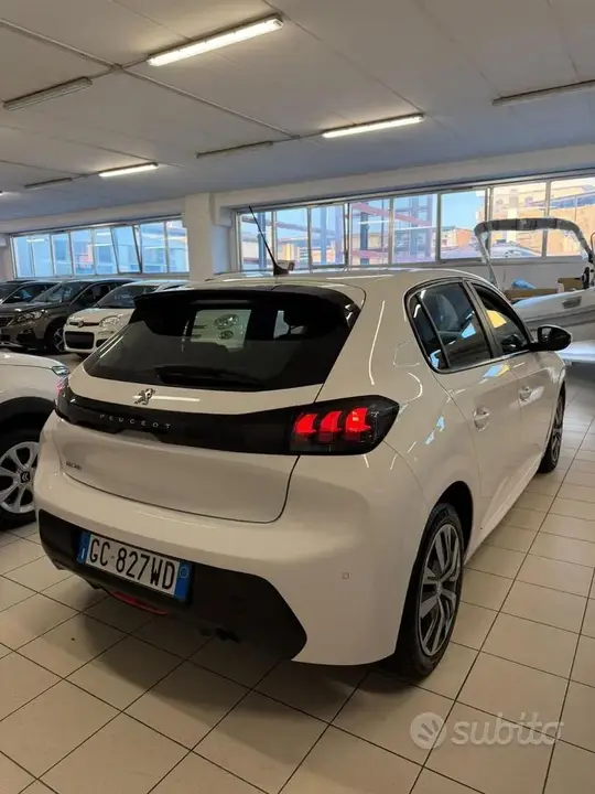 Peugeot 208 2020 photo 3