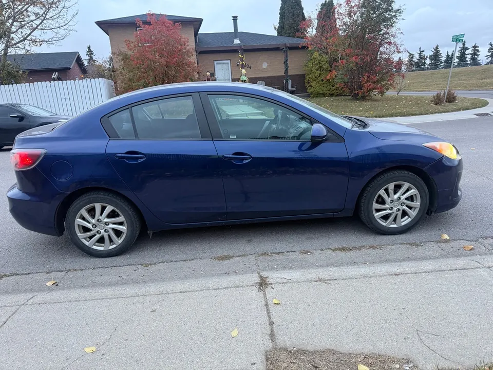Mazda 3 2012 photo 2